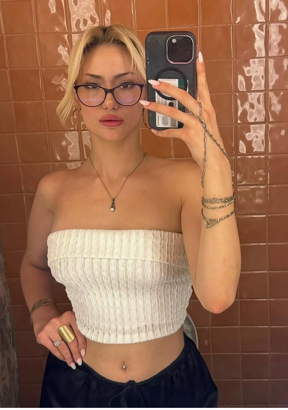 Balkar Efsanevi İlişki Escort Ceren